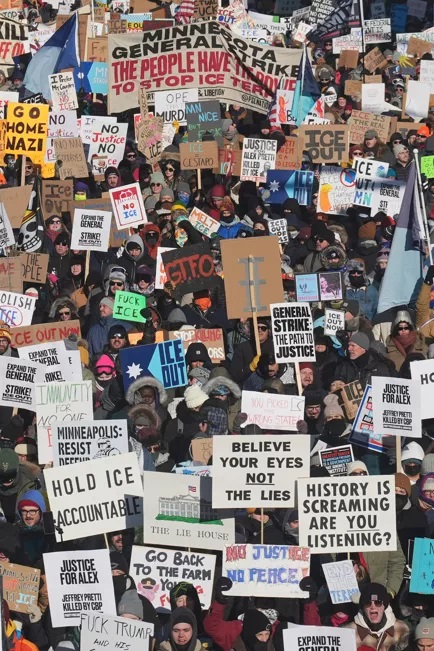 «Εκτός ελέγχου» η κατάσταση στη Μινεάπολη