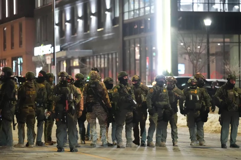 «Εκτός ελέγχου» η κατάσταση στη Μινεάπολη