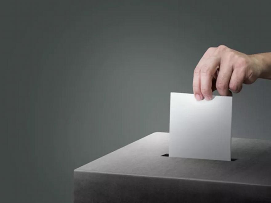 Δημοσκόπηση MRB: Δεύτερη η Πλεύση Ελευθερίας, «ισοπαλία» ΠΑΣΟΚ - Βελόπουλου