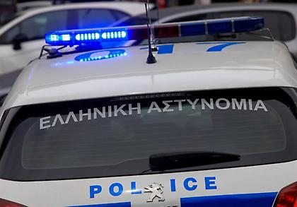 Συνελήφθη 28χρονος που επιτέθηκε σε ζευγάρι την ώρα που έβγαζε λεφτά από ΑΤΜ στο κέντρο της Αθήνας