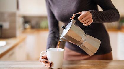 Πόση καφεϊνη είναι ασφαλές να καταναλώνεις καθημερινά;