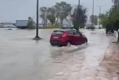 Σαγιάδα Θεσπρωτίας: Η θάλασσα «βγήκε» στον παραλιακό δρόμο