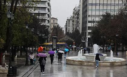 Νεφώσεις με τοπικές βροχές και σποραδικές καταιγίδες το σκηνικό του καιρού σήμερα