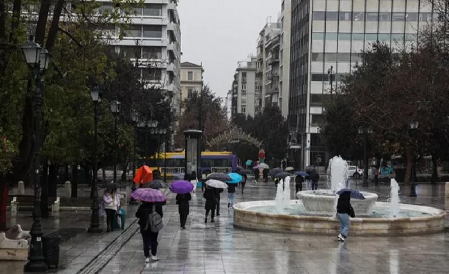 Νεφώσεις με τοπικές βροχές και σποραδικές καταιγίδες το σκηνικό του καιρού σήμερα