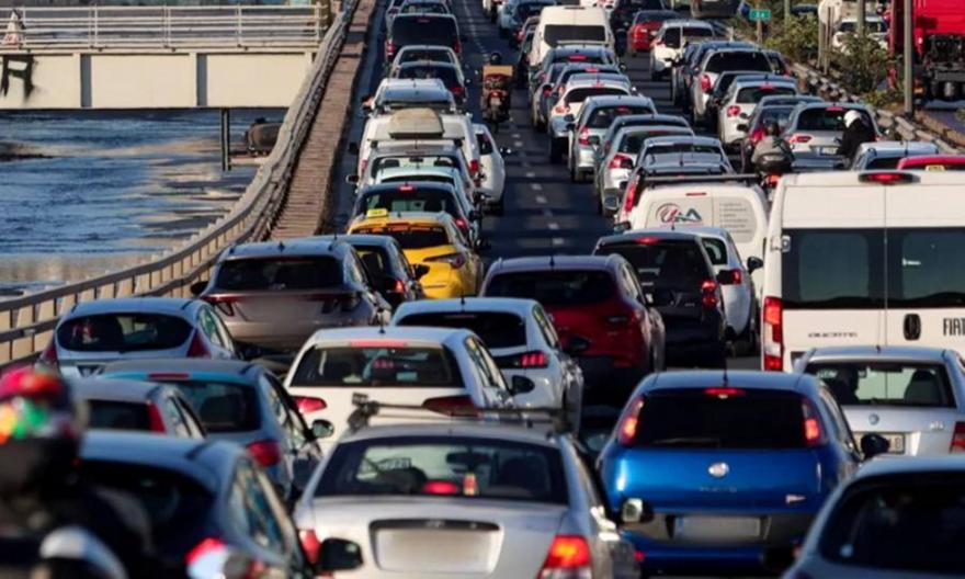 Δήμας για κυκλοφοριακό χάος στην Αθήνα: Εξετάζεται flyover και μεταφορά επιχειρήσεων εκτός πόλης