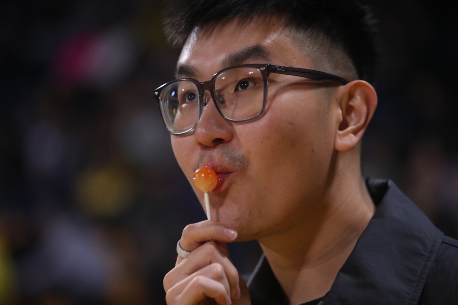 Άρης-Παναθηναϊκός: Ο Ρίτσαρντ Σιάο ζει έντονα το ντέρμπι στο Αλεξάνδρειο