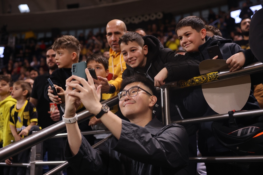 Άρης-Παναθηναϊκός: Ο Ρίτσαρντ Σιάο ζει έντονα το ντέρμπι στο Αλεξάνδρειο