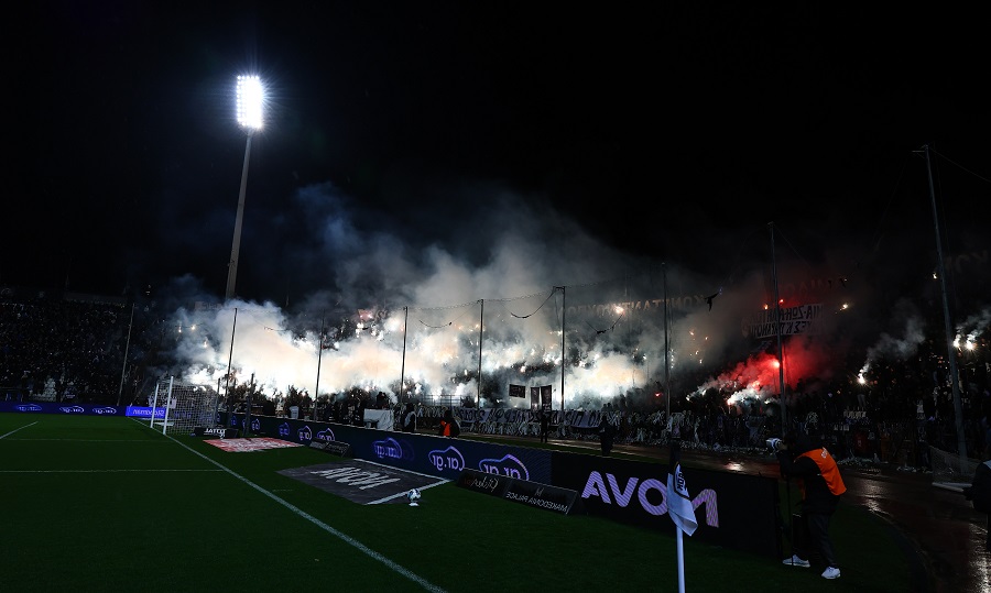 ΠΑΟΚ-Πανσερραϊκός: Το pyro-show στην Τούμπα για τα επτά αετόπουλα