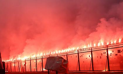 Η Τούμπα πήρε φωτιά για τις 7 ψυχές: Απίθανες εικόνες στο 27ο λεπτό του ΠΑΟΚ-Πανσερραϊκός