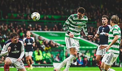 Εκμεταλλεύτηκε την γκέλα της Ρέιντζερς και ανέβηκε 2η η Σέλτικ