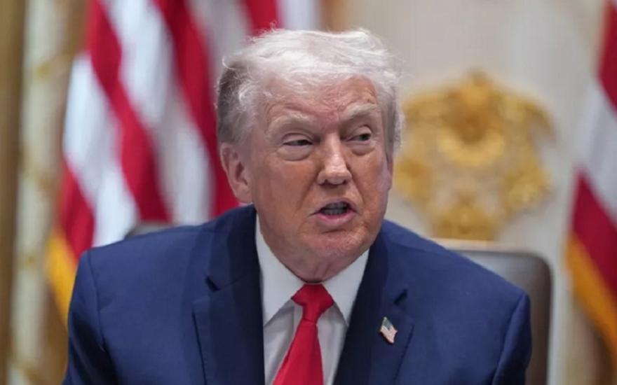 Στο παρά πέντε της σύγκρουσης: Σε εξέλιξη συνομιλίες ΗΠΑ-Ιράν, λέει ο Τραμπ