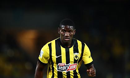 Με Ζίνι και Γκατσίνοβιτς η ενδεκάδα της ΑΕΚ κόντρα στον Ολυμπιακό