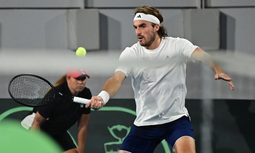 Τσιτσιπάς: Μπήκε στο γήπεδο ο Στέφανος!