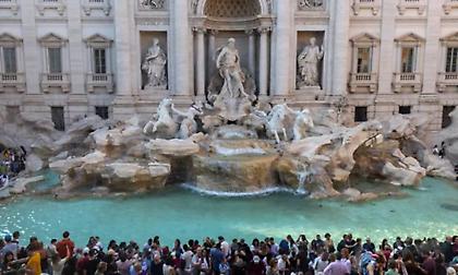 Ιταλία: Εφαρμόζεται εισιτήριο 2 ευρώ σε όλους τους επισκέπτες στη «Φοντάνα Ντι Τρέβι»