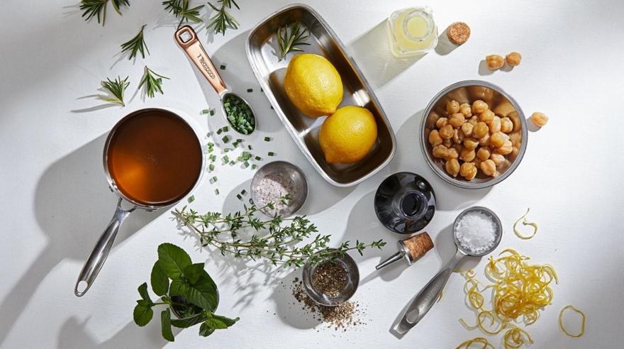 Πώς να μαγειρεύεις με λιγότερο αλάτι χωρίς να θυσιάζεις τη γεύση