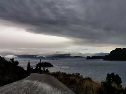 Καιρός: Τοπικές βροχές και χιονοπτώσεις στα ορεινά την Τρίτη