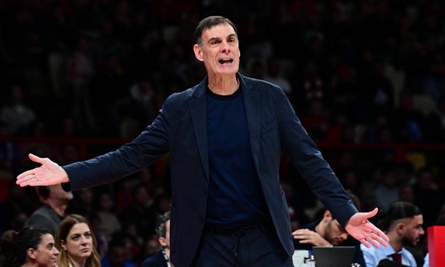 Παράπονα Μπαρτζώκα για τη διαιτησία: «Καθαρό φάουλ στον Ουόκαπ πριν το φινάλε - Αισθάνομαι χάλια»