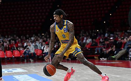 Πέταξε για Σαρδηνία με το βλέμμα στην πρώτη θέση το Περιστέρι