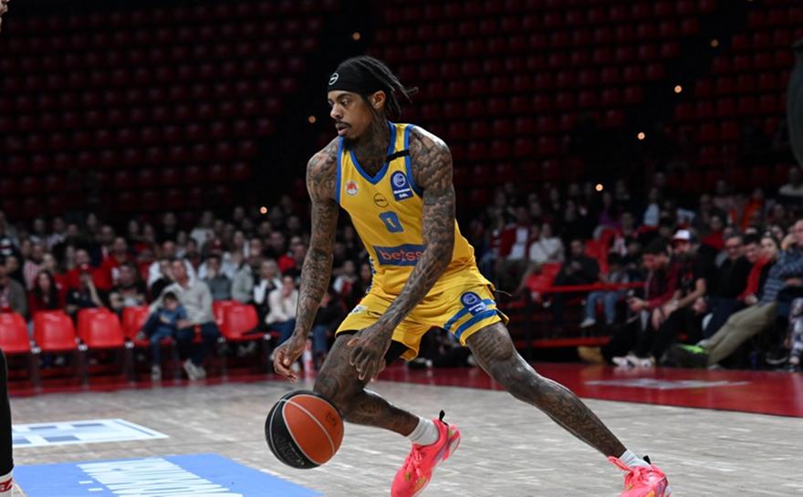 Πέταξε για Σαρδηνία με το βλέμμα στην πρώτη θέση το Περιστέρι