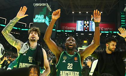 «Χόρτο μαγικό» και… παράνοια στο Telekom Center μετά τη νίκη του Παναθηναϊκού κόντρα στη Ρεάλ!