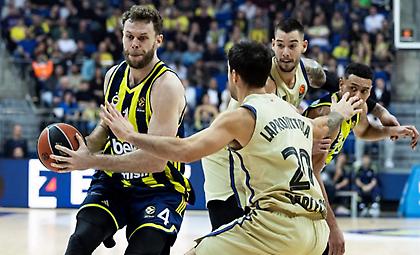 Μπαρτσελόνα-Φενέρμπαχτσε