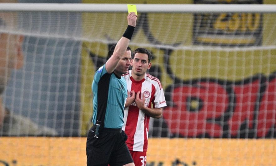 Τσακίρης: «Είναι φοβερό οι κάρτες που βλέπουν οι αντίπαλοι της ΑΕΚ με τους Έλληνες διαιτητές και αυτές με τους ξένους»