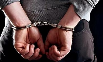 Χειροπέδες σε 21χρονο για την αιματηρή ληστεία και απόπειρα φόνου σε βάρος ηλικιωμένου στα Μέγαρα