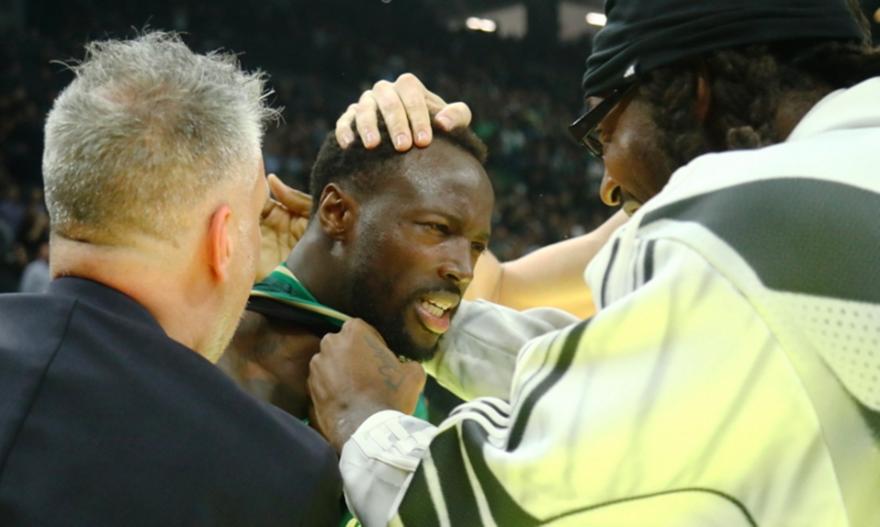 Γκραντ: «Έπρεπε να κάνω κάτι για την ομάδα μου κι έκανα αυτό»