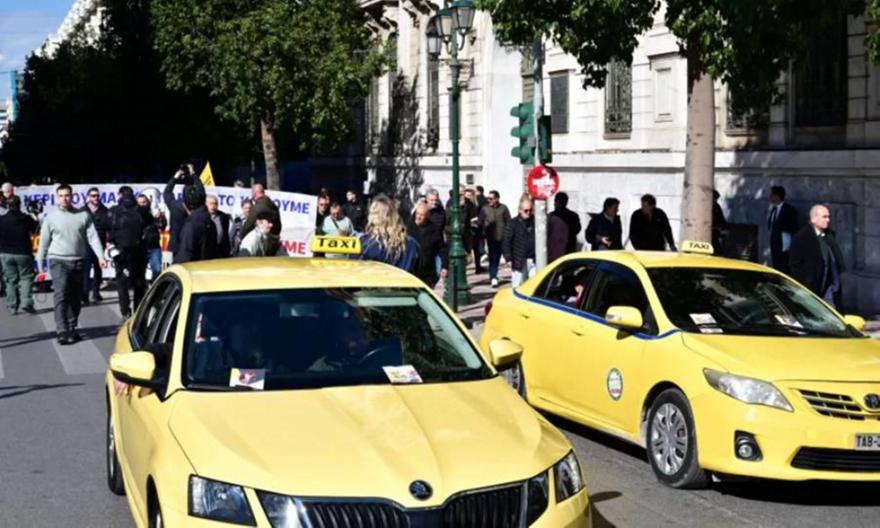 «Χειρόφρενο» για 2η μέρα στα ταξί σε Αθήνα και Θεσσαλονίκη - Τα αιτήματα του ΣΑΤΑ