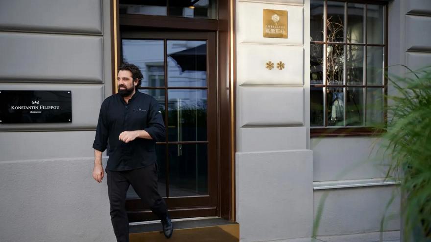 Το Tudor Hall υποδέχεται τον βραβευμένο με αστέρια Michelin Konstantin Filippou