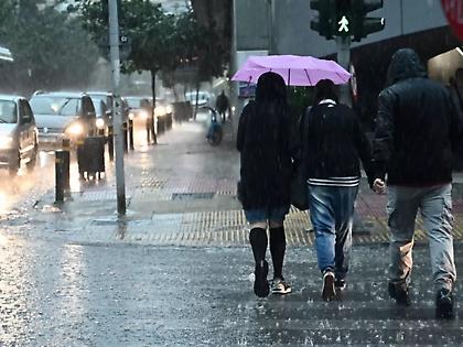 Καιρός: Αλλαγή σκηνικού από το βράδυ με βροχές και καταιγίδες