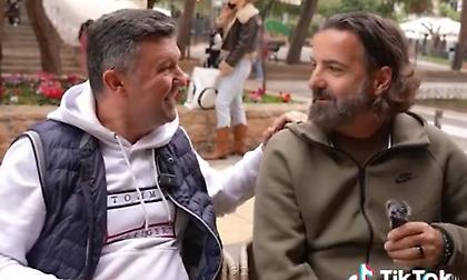 «Μάρκος κερνάει»: Το παιχνίδι που μηδενίζει τον λογαριασμό στις πλατείες