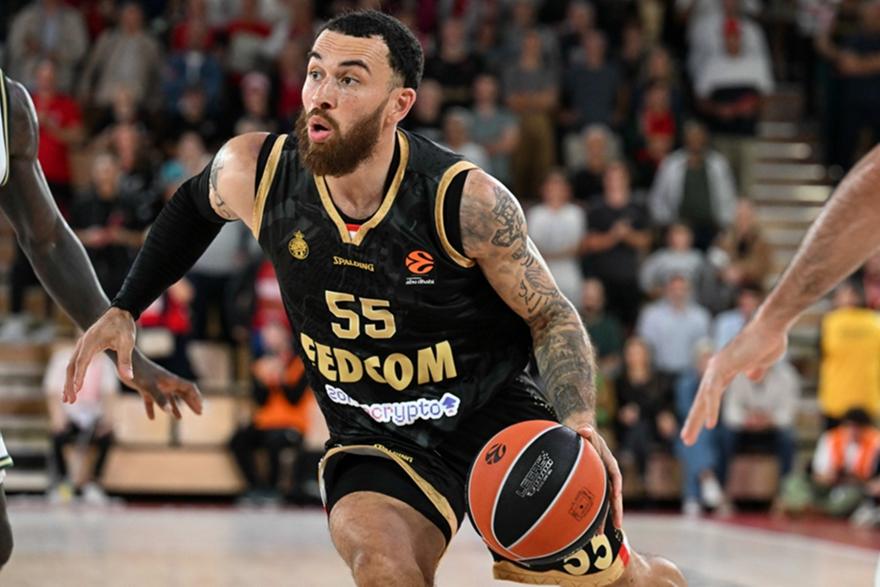 Μάικ Τζέιμς: «Θέλω πολύ να δω Ολυμπιακός-Παναθηναϊκός στα playoffs-Δεν θα ήταν έκπληξη να το πάρει ο Παναθηναϊκός»