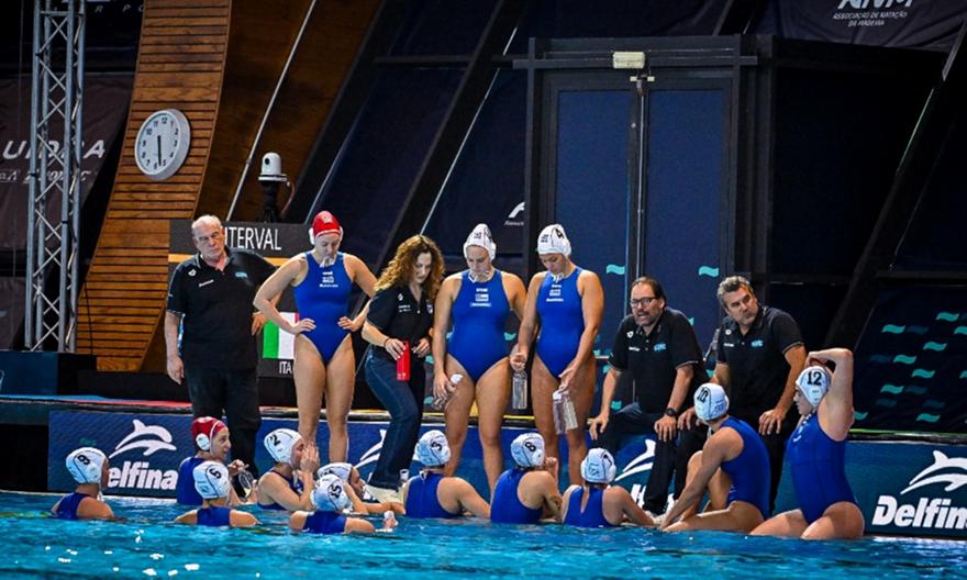 Τρομερό: Ο Παυλίδης πήρε τάιμ άουτ για να δώσει συγχαρητήρια στις παίκτριες της Εθνικής