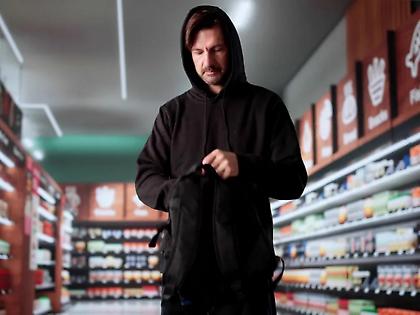 «Ρομπέν των Δασών» στον Καναδά: Ομάδα ακτιβιστών κλέβει τρόφιμα και τα δίνει στους φτωχούς - Δείτε βίντεο