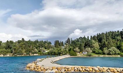 Σκορπιός: Η άγνωστη διαπραγμάτευση του Τζέφρι Έπσταϊν για το νησί του Ωνάση - Όλη η αλληλογραφία