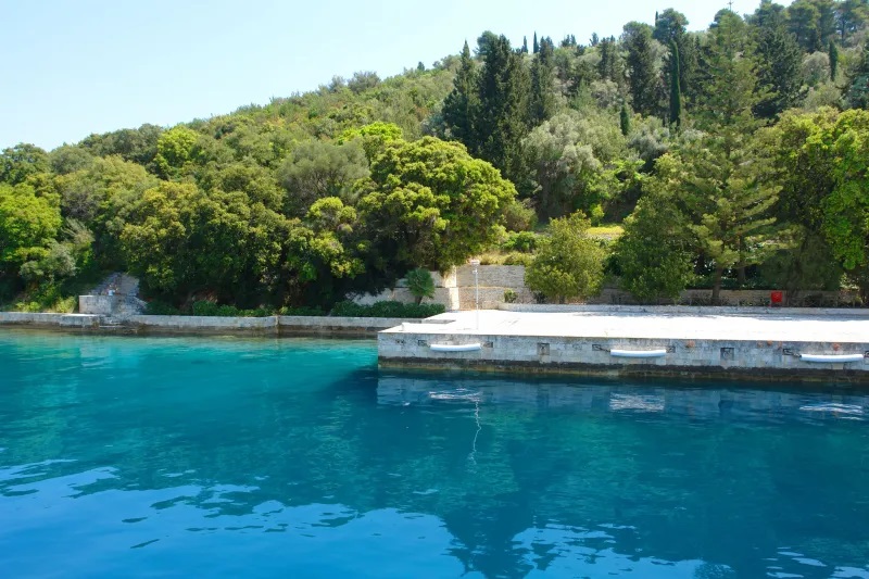 Σκορπιός: Η άγνωστη διαπραγμάτευση του Τζέφρι Έπσταϊν για το νησί του Ωνάση