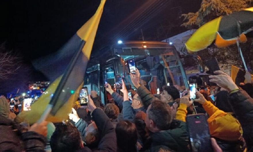 Τρέλα και αποθέωση για την αποστολή της ΑΕΚ στις Σέρρες