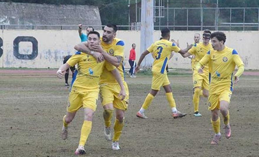 Πήρε το ντέρμπι με τον Πύργο και… έβαλε φωτιά η Ζάκυνθος – Μόνος δεύτερος ο Σαρωνικός