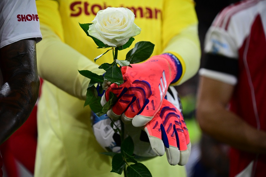 Θύρα 7: Το συγκινητικό τελετουργικό στο «Γ.Καραϊσκάκης» πριν το ντέρμπι