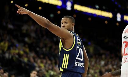 Πλήγμα για τη Φενέρμπαχτσε, υπέστη ρήξη μηνίσκου ο Χολ