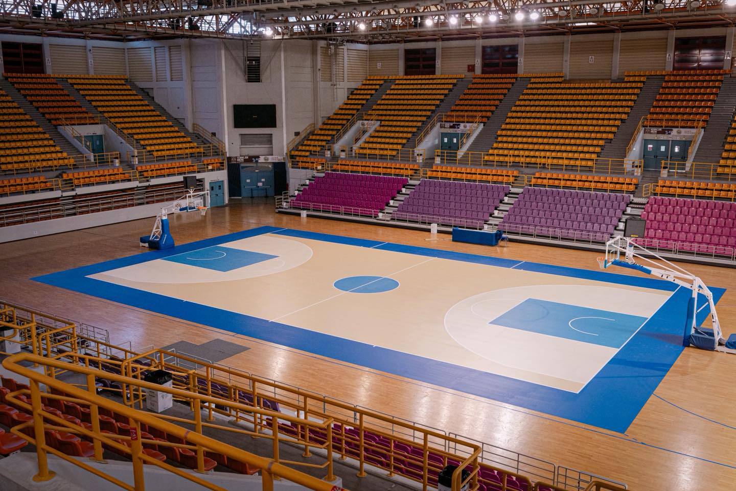 Έγινε γαλανόλευκο το παρκέ στα «Δύο Αοράκια» εν όψει του Final 8 Κυπέλλου