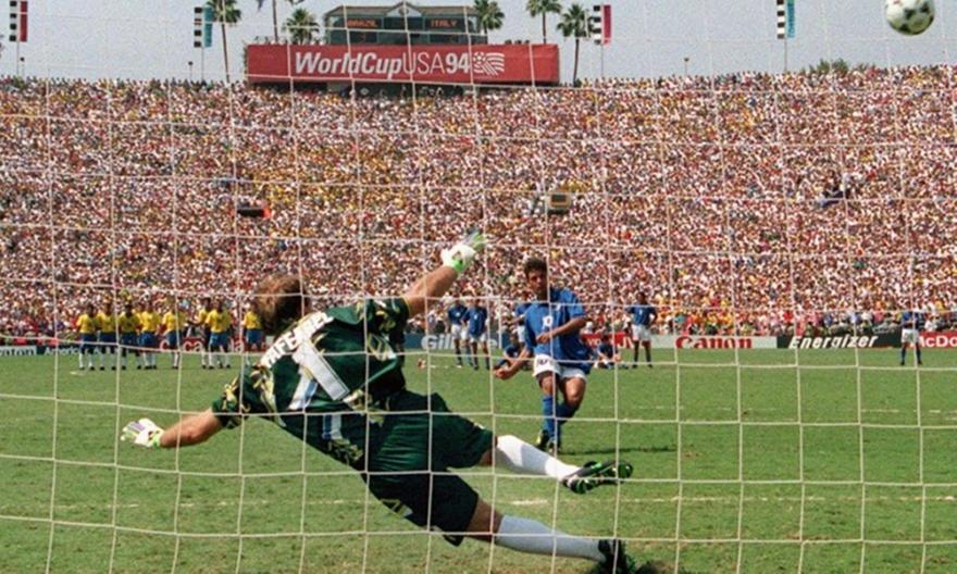 Ο Αλμπερτίνι «καίει» τους συμπαίκτες του στην εθνική Ιταλίας: «Κρύβονταν πίσω από τον πάγκο στα πέναλτι του '94»!