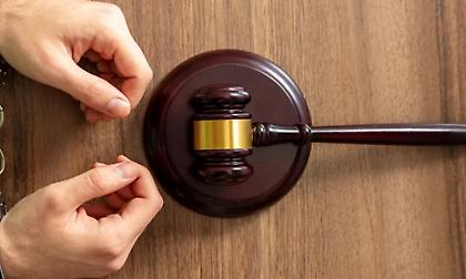 Ποινή φυλάκισης 4 ετών με αναστολή στο 43χρονο ηθοποιό, για βιασμό και απόπειρες βιασμού σε βάρος δύο γυναικών