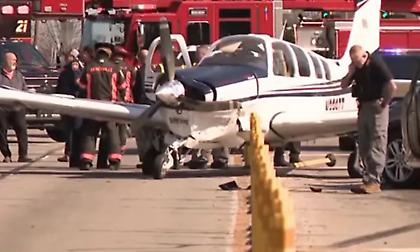 Πανικός στην Τζόρτζια των ΗΠΑ: Τρομακτικό βίντεο με αναγκαστική προσγείωση αεροπλάνου στον δρόμο