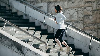 Ξέχνα το γυμναστήριο: Οι επιστήμονες λένε ότι οι σκάλες είναι η άσκηση που αλλάζει τη ζωή σου