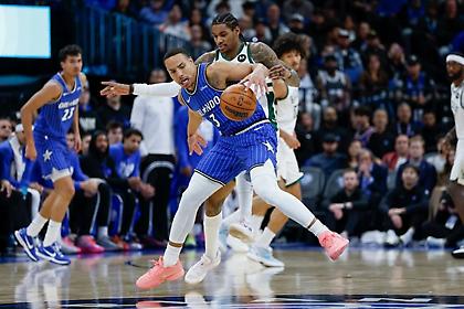 Μπλακ και Μπέιν «λύγισαν» τους Μπακς, καθαρή νίκη των Μάτζικ στο Ορλάντο