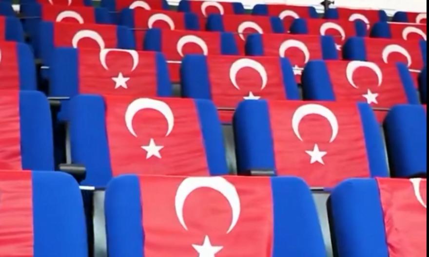 Η Πέτκιμσπορ γέμισε το γήπεδο με τουρκικές σημαίες πριν το ματς με το Περιστέρι