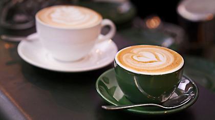Cappuccino, latte, flat white: Ποιες οι διαφορές τους και πώς να τους φτιάξεις