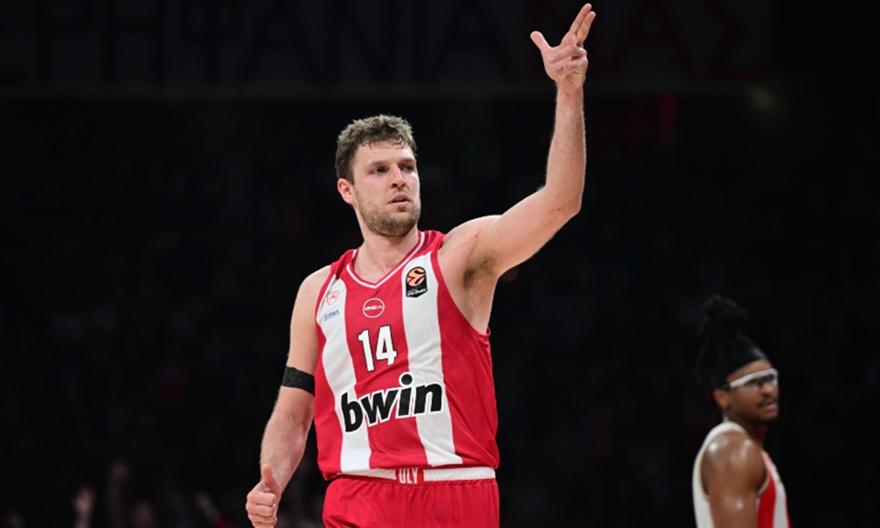 Μέγας Σάσα, καθάρισε το «ερυθρόλευκο» ντέρμπι στο ΣΕΦ και κρατά τον Ολυμπιακό σε τροχιά 4άδας!